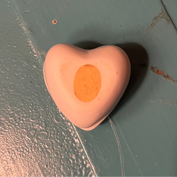 Vintage I. W. Rice Heart Shaped Floral Trinket Box-Porcelain Japan - Picture 3 of 3